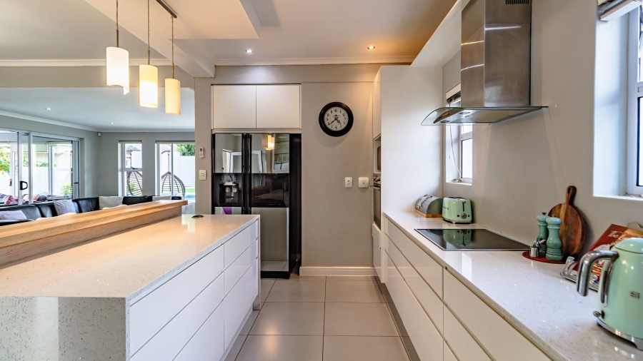 4 Bedroom Property for Sale in Dennegeur Western Cape